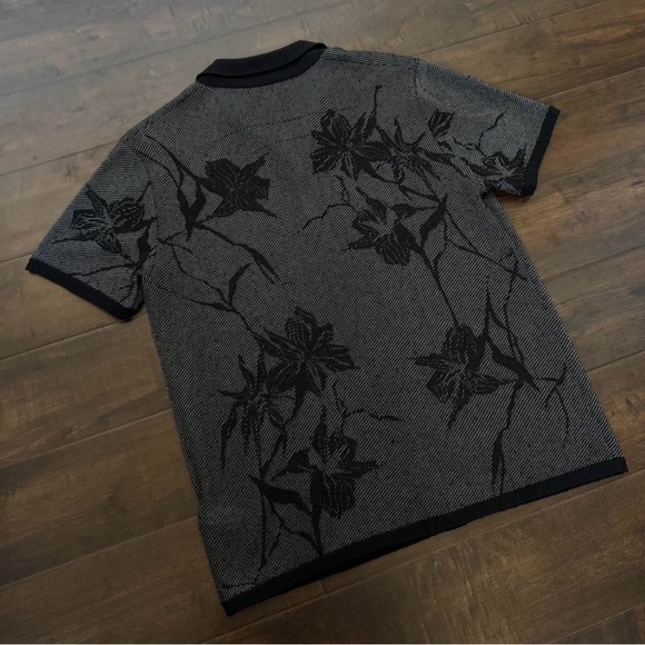 John Varvatos Short Sleeve Knit Button-Up Shirt – Black Floral Pattern, Size M - Picture 3 of 3